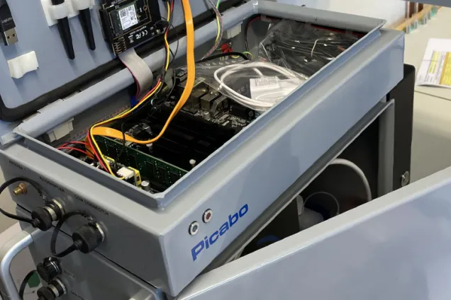 Coliminder in lab. Photo.